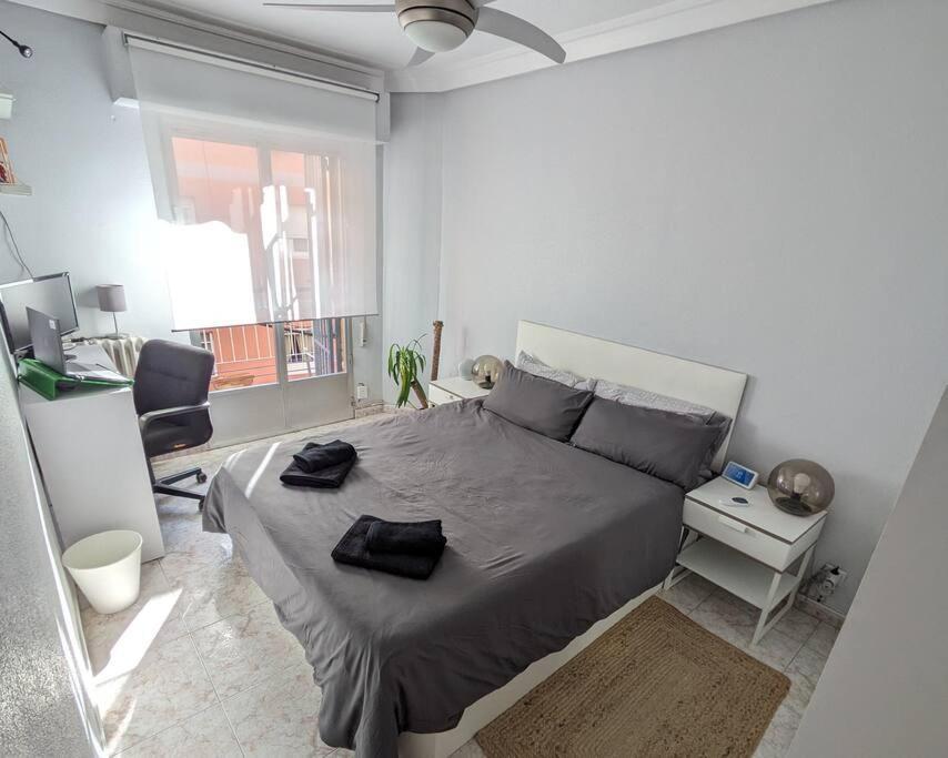 Acogedor Apartamento Y Parking Madrid Luaran gambar