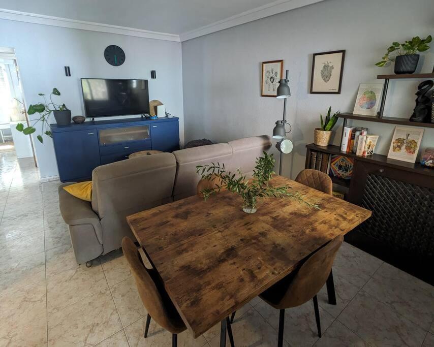Acogedor Apartamento Y Parking Madrid Luaran gambar
